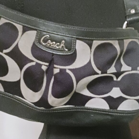 Great Condition Coach Shoulder Bag - Picture 4 of 5